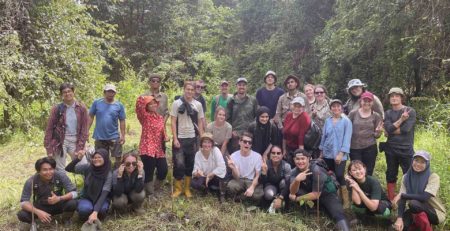 Royal Holloway Field Course students at a Regrow Borneo site